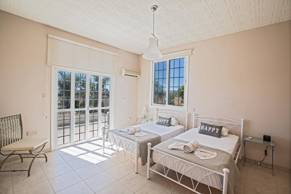 Papas Family Villa Paralimni Dış mekan fotoğraf